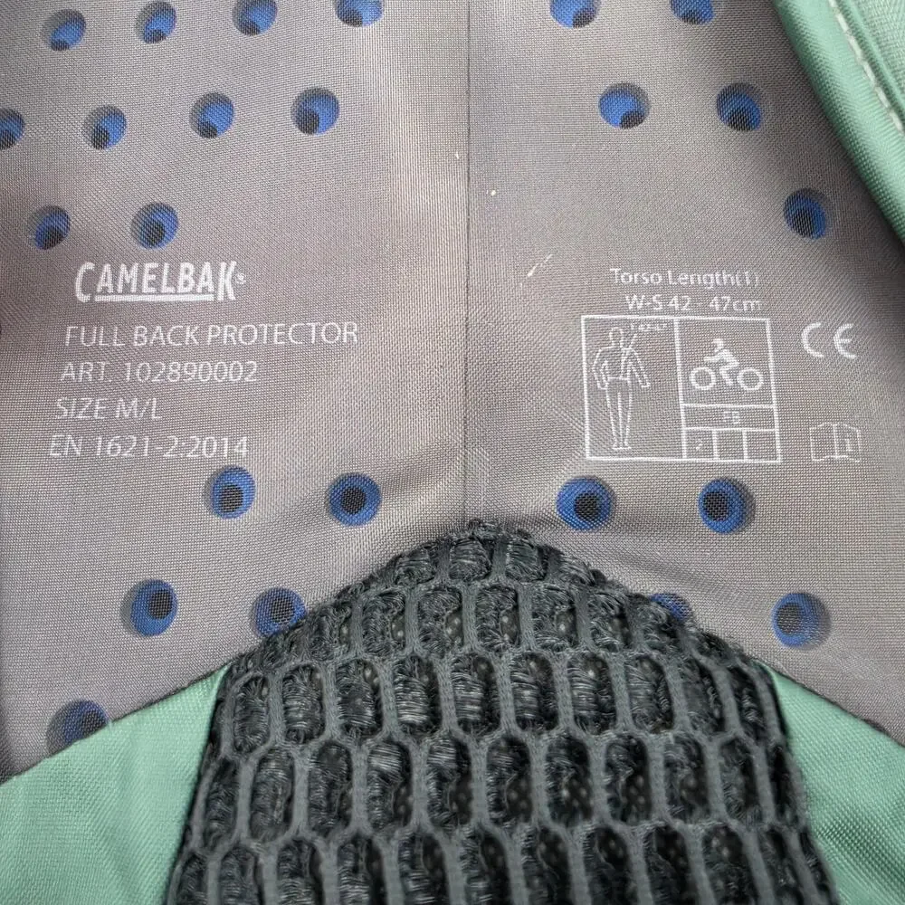 CamelBak KUDU Protector 20 MTB Hydration Backpack Spine Armor Green Blue EUC M-L